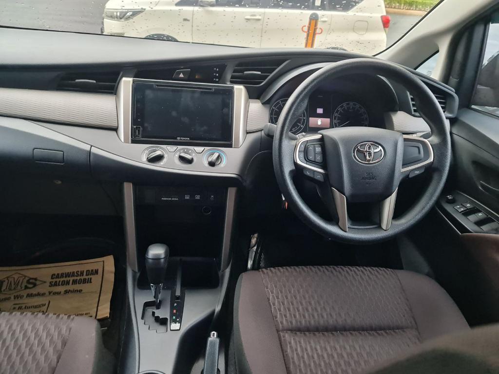 Toyota Innova G matic Tahun 2021 Warna Hitam metalik kondisi Mulus Terawat Sangat istimewa Tangan Pertama 3